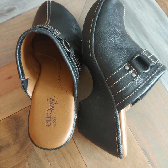 Eurosoft by Sofft Black Leather Slip-On Clogs / Mule Shoes - Picture 2 of 3